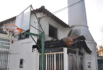 Camiyi ateşe verdiler