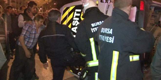 İtfaiye aracı servis minibüsüne çarptı! Yaralılar var