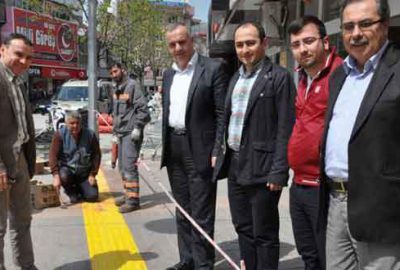 Engelli kaldırımları yenileniyor