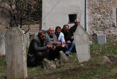 Ermenilerin katlettiği dedelerini andılar