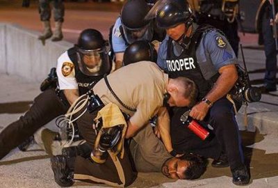 Bir siyahi genç daha polis şiddeti kurbanı