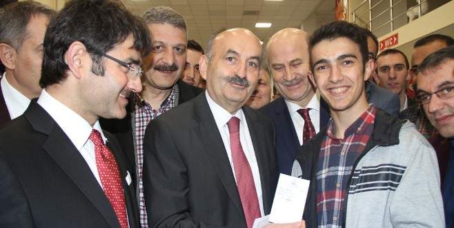 Fotoğraf çektirecekti, sigarayı bıraktı