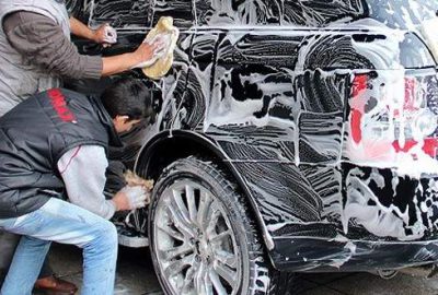 Arabasını sokakta yıkayana tarihi ceza!