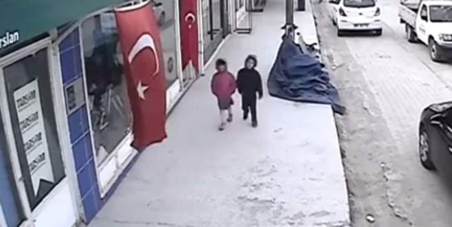 Bayrağı görünce durdu ve…