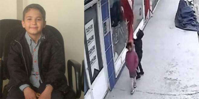 Bayrağı öpen çocuk bakın kim çıktı