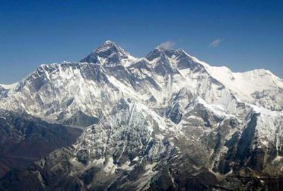 Everest Dağı’nda çığ düştü: 30 yaralı