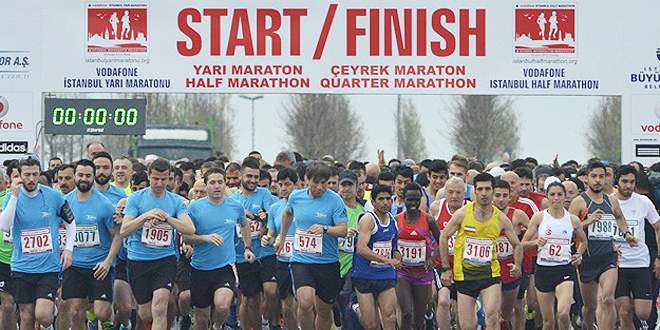 Maratona Kenyalı atletler damga vurdu