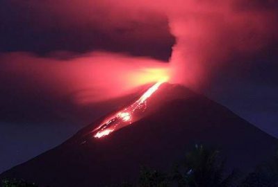 Tam 210 milyon metreküp kül püskürttü