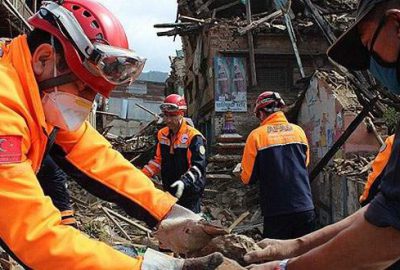 Türk ekipleri orada yara sarmaya devam ediyor
