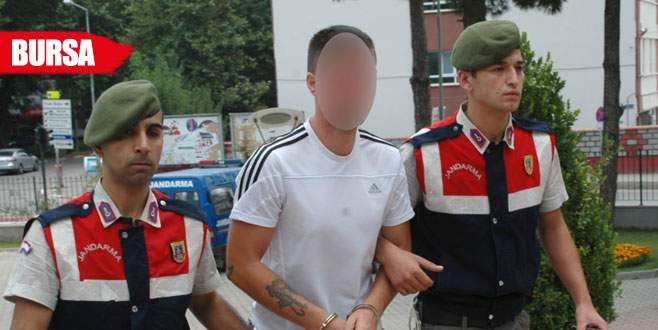 Oğlunun katilinin yüzüne tükürdü