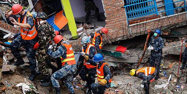 Nepal’de ölü sayısı 5 bine yaklaştı
