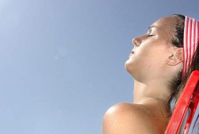 Güneşlenirken dikkat!