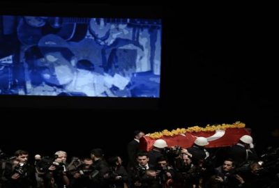 Kayahan son yolculuğuna uğurlandı