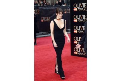 Bu elbiseyle dansa kalkınca