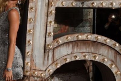 Gisele bardağı boşalttı