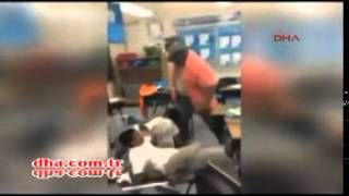 Öğretmen kemerle sınıfta dehşet saçtı