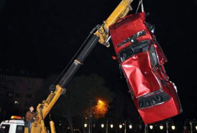Eskişehir’de Devlet Su İşlerine (DSİ) sulama kanalına otomobilin düşmesi sonucunda