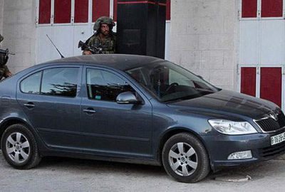İsrail askerleri döviz bürolarına baskın düzenledi