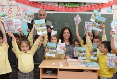 Öğrencilere kitap armağanı