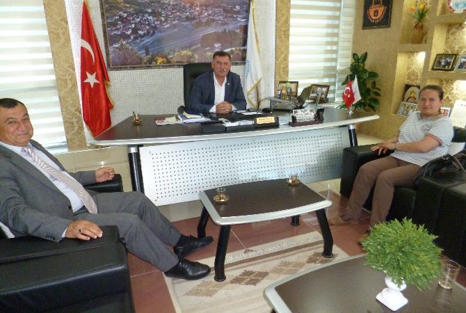 Osmaneli Ziraat Odası Başkanı Ertuğrul Ünver, bir süre önce umreden