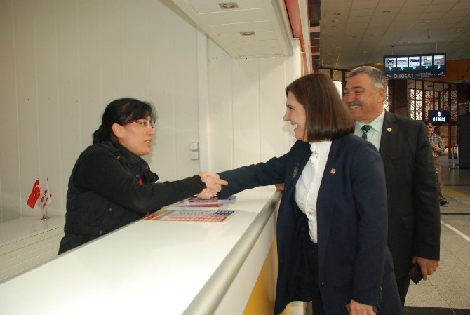 Otogardaki Firmaların Yarısı Kepenk Kapattı