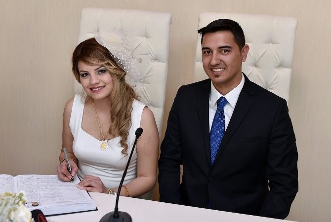 Akgül 05.05.2015’te Çiftlerin Nikah Heyecanına Ortak Oldu Nikah ve evlilik gibi özel günlerini daha da özel hale