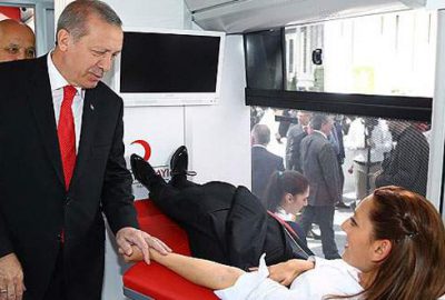 Cumhurbaşkanı Erdoğan, Kan Bağışı Haftası dolayısıyla Cumhurbaşkanlığı Sarayı'nda kurulan kan