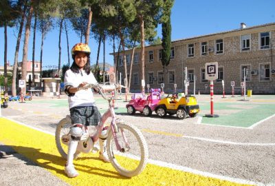 Mersin’in Silifke ilçesinde Gazipaşa İlkokulu, Trafik Haftası dolayısı ile okul