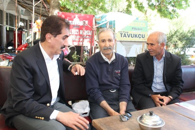 Ölmeztoprak: “Kayısıdaki Haksızlıklar Giderilmeli” Malatya Bağımsız Milletvekili Adayı Münir Doğan Ölmeztoprak, Yeşilyurt ve Battalgazi’de
