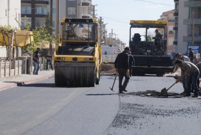 2015 Asfalt sezonunu geçtiğimiz günlerde açan Niğde Belediyesi asfaltlama çalışmalarına