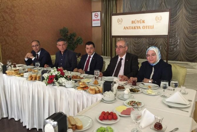AK Parti Hatay İl Başkanı Ahmet Atıç, Hataylıları Başbakan Ahmet