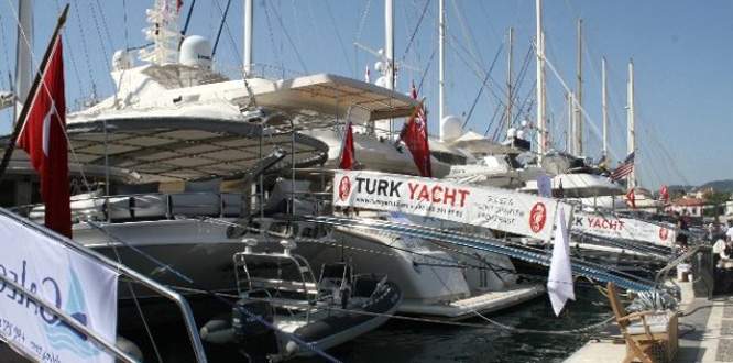 Lüks yatlar, Marmaris’te görücüye çıktı