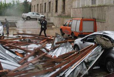 Şiddetli yağış hayatı felç etti