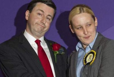 20 yaşında, dışişleri bakanını meclis dışına itti