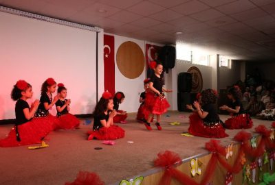 Miniklerden Anneler Günü Kutlaması