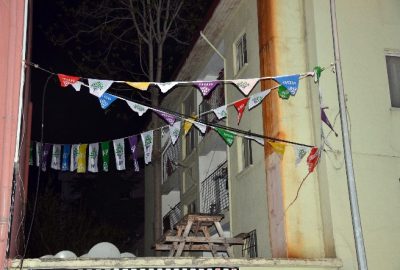 İlçe Seçim Kurulu’ndan HDP Önündeki Bayrakları İndirme Kararı