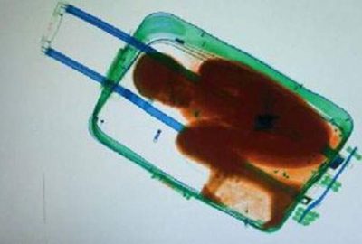 Bavulun içinden 8 yaşında bir çocuk çıktı