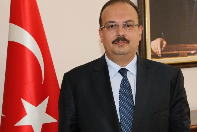 Hakkari Valisi Yakup Canbolat, "Anneler Günü" nedeniyle bir mesaj yayımladı.