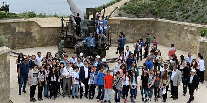 Başkan Dündar öğrencilerle Çanakkale’yi gezdi
