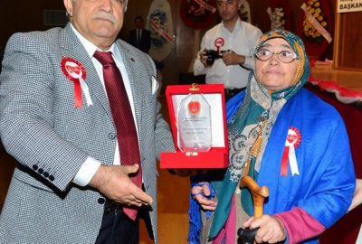 3 Ahi Anneye Temad’dan Ödül