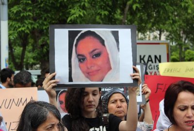 Kadınlar, İran’da Ki İntihar Olayıyla İlgili Açıklama Yaptı