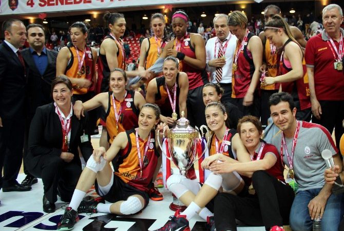 Türkiye Kadınlar Basketbol Ligi Play-off final 4. maçında Galatasaray Odeabank,