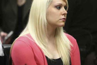 Öğrencisiyle arabada yakalanınca…