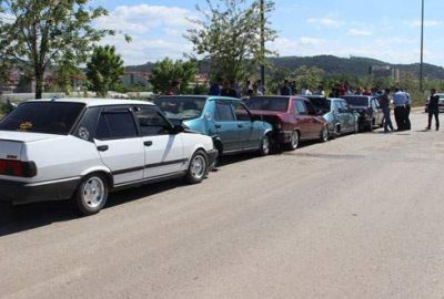 Modifiye araçlar zincirleme şekilde birbirine girdi