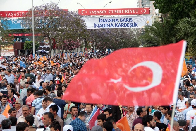 Başbakan Davutoğlu Adana’da