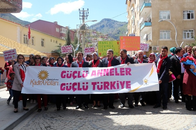 Gümüşhane’de ‘Güçlü Anneler, Güçlü Türkiye’ Yürüyüşü