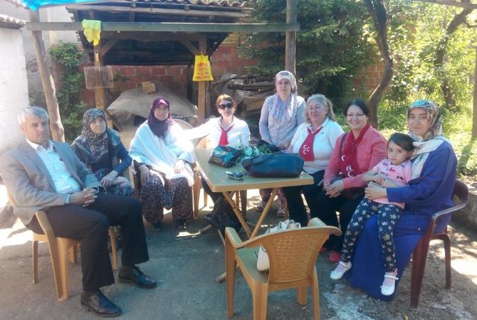 Çan MHP kadın kolları başkanı Zehra Tarhan ve yönetim kurulu