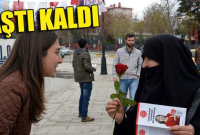 Oy isteyen vekil adayı, ilginç bir olay yaşadı