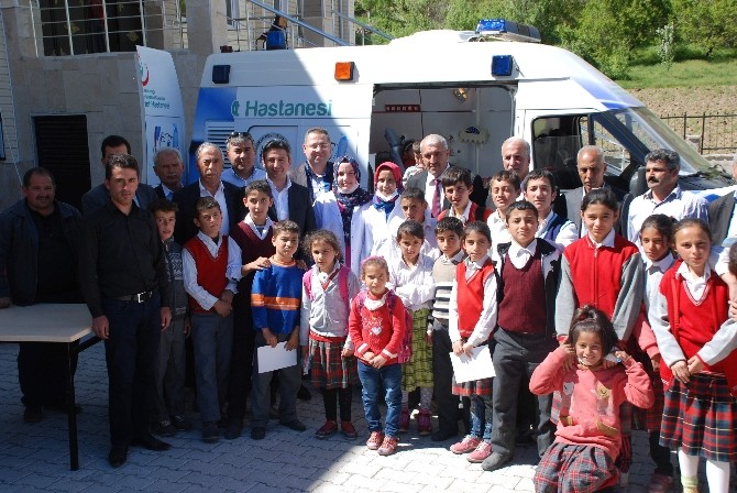 Gezici Diş Sağlığı Aracı Kırsalda Hizmet Veriyor