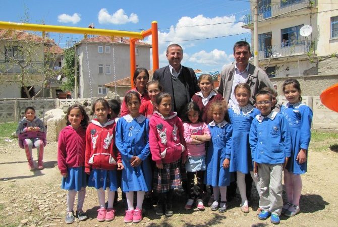 Hisarcık’ta 12 Köye Çocuk Oyun Parkı Kütahya’nın Hisarcık ilçesine bağlı 12 köye İl Özel İdare kaynaklarından